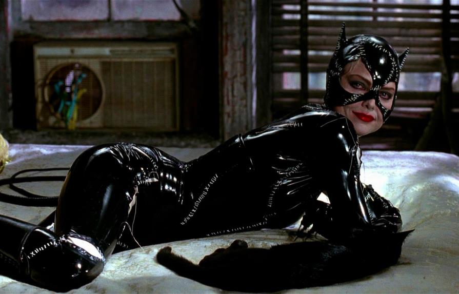 ¿Vuelve a ser CatWoman? Michelle Pfeiffer respondió sobre los rumores que la vinculan a The Flash