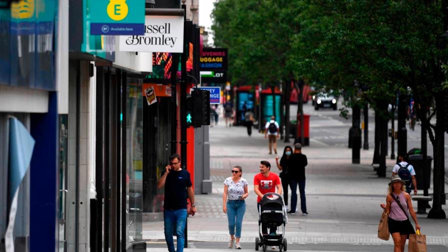Escocia prohíbe visitas a otras casas y restringe horarios en la hostelería