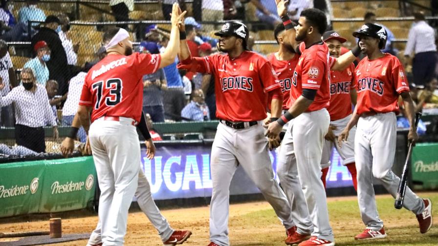 Las Estrellas pierden pero siguen firmes en la primera posición; faltan nueve juegos Las Estrellas pierden pero siguen firmes en la primera posición; faltan nueve juegos