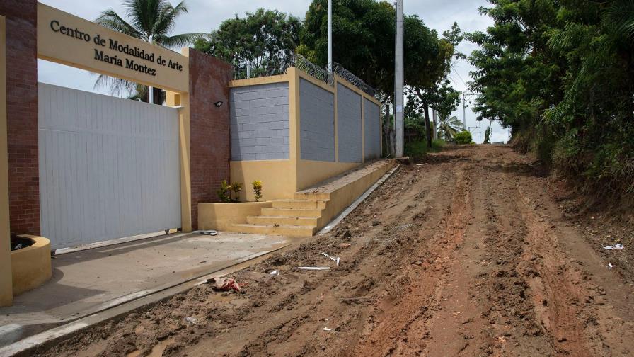 Clases no empiezan por mal estado calles y falta equipos