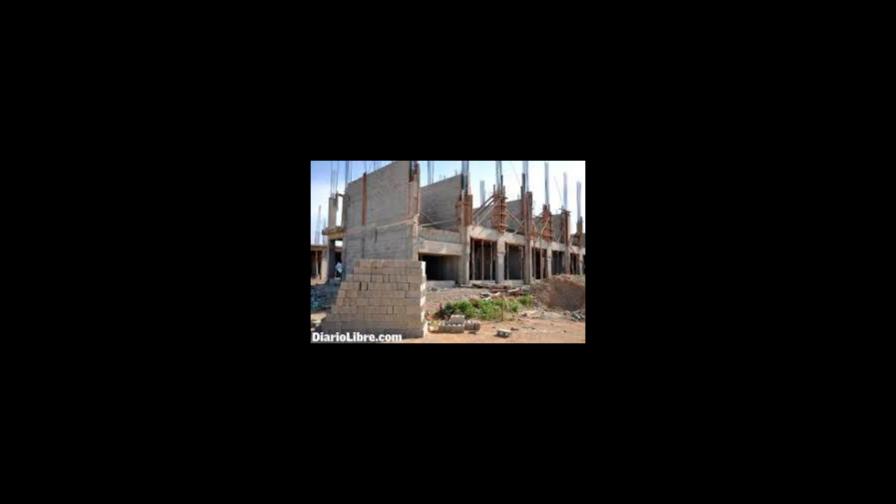 Ingenieros reclaman RD$500 MM por escuelas Ingenieros reclaman RD$500 MM por escuelas