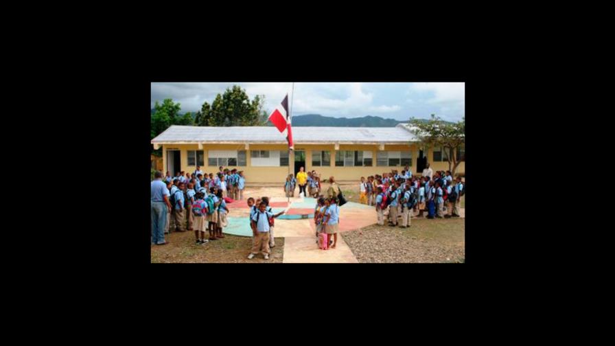 Docencia en próximo año escolar iniciaría por provincias con menos casos de COVID-19