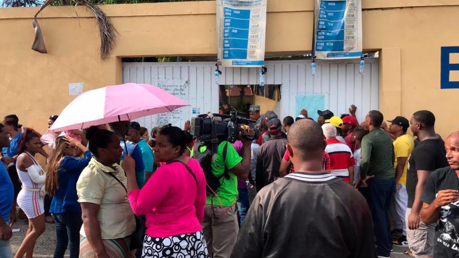 La desorganización reina en la escuela Socorro Sánchez del sector de Villa Duarte La desorganización reina en la escuela Socorro Sánchez del sector de Villa Duarte