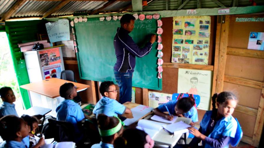 Sin escuela y sin comida, riesgo para niños latinoamericanos por COVID-19