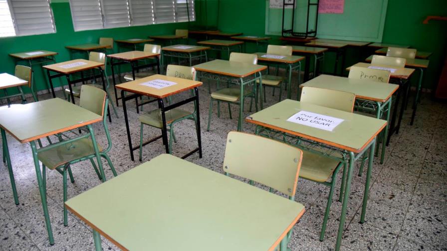 ADP paraliza docencia en 37 centros educativos zona norte de Santiago ADP paraliza docencia en 37 centros educativos zona norte de Santiago