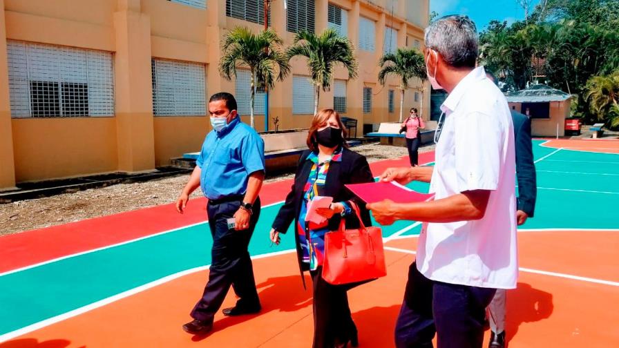 Cinco municipios de Santiago iniciarán docencia semipresencial en abril 