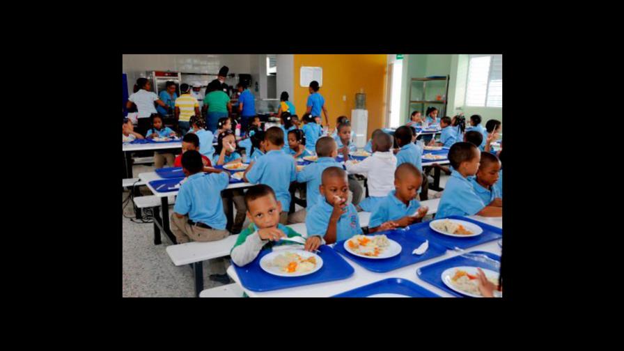 Suplidores denuncian que deuda de más de RD$5,000 millones amenaza el desayuno escolar 