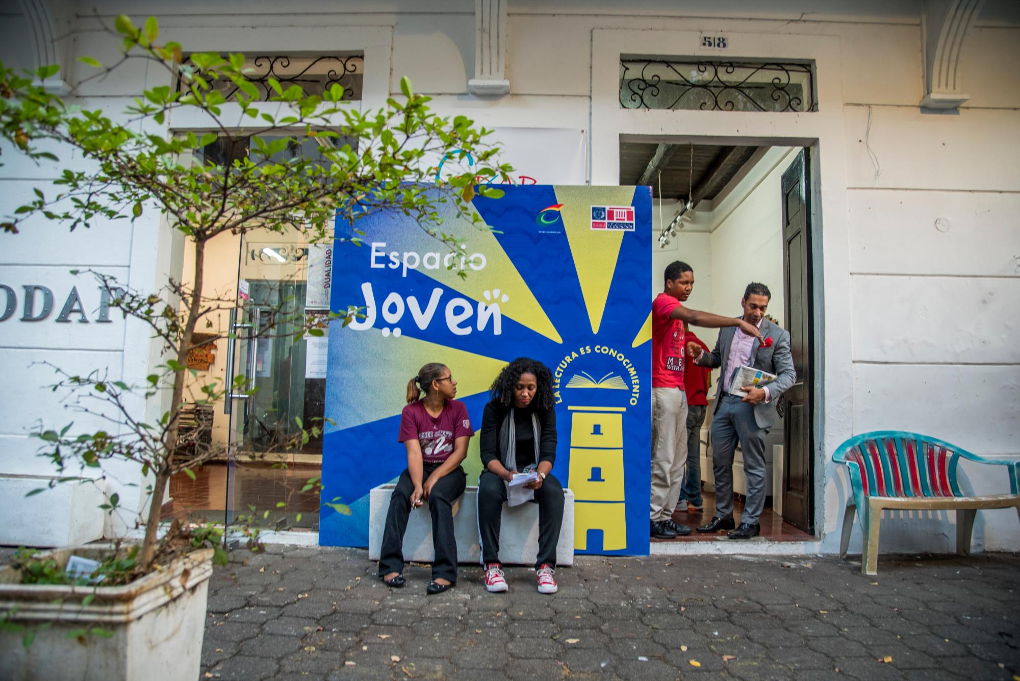 La instalación de Espacio Joven todavía se estaba armando