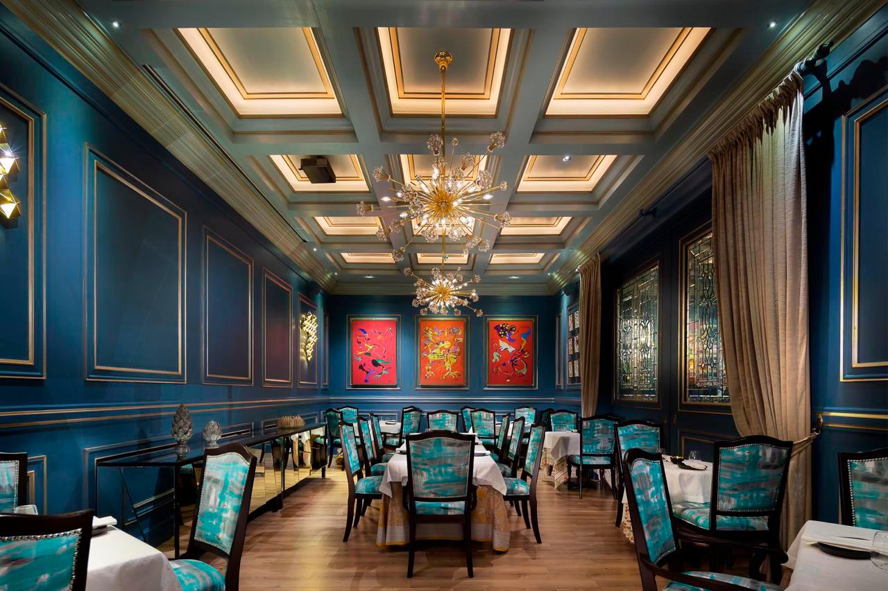 Espacios del restaurante Okra.