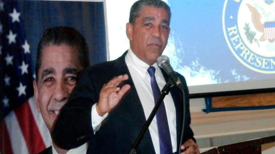 Adriano Espaillat: Donald Trump está bajo investigación y no en juicio político 