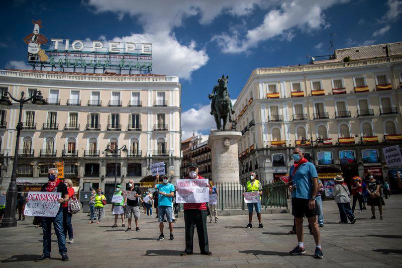 España extiende estado de emergencia por dos semanas más