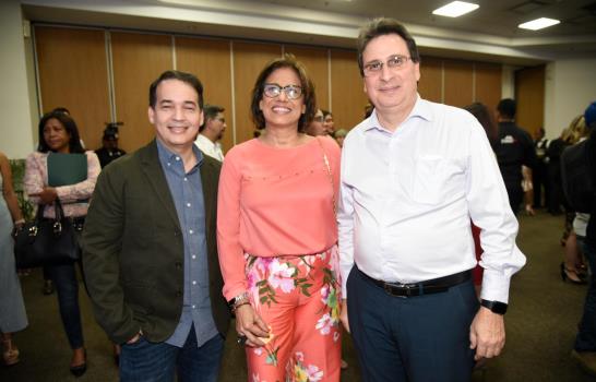 Claro y Amucine dan a conocer los detalles de los premios Iris Dominicana