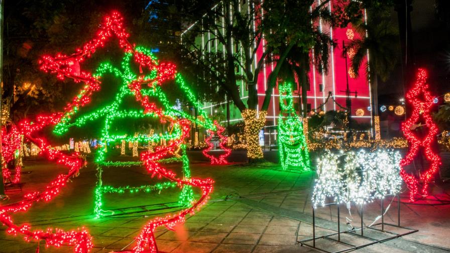 Nochebuena y Navidad, la tradicional cena, reuniones familiares, fiestas y liturgias