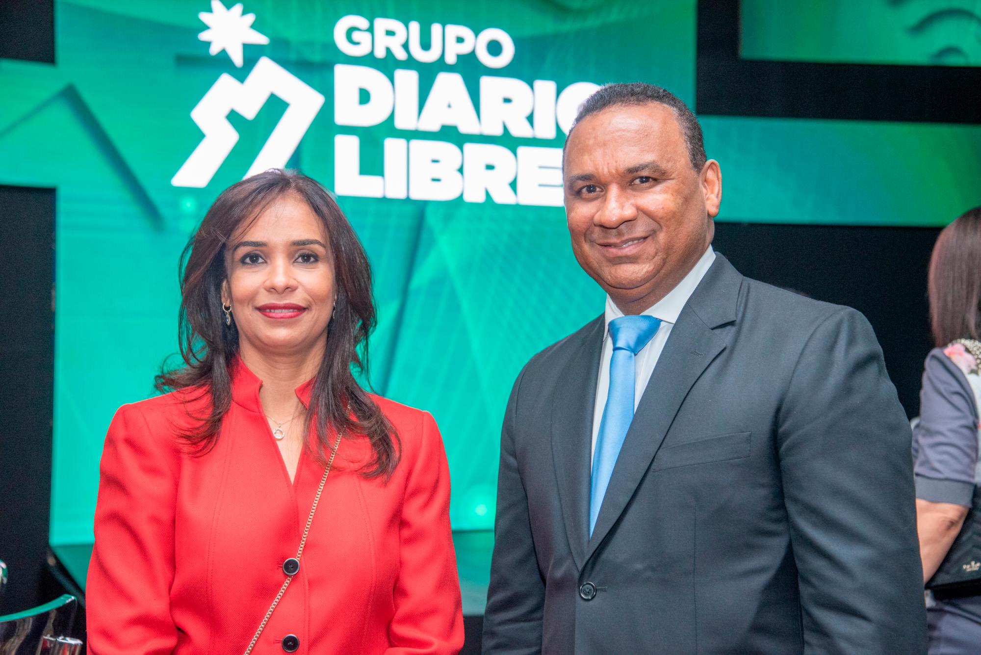 Claudia Franchesca de los Santos y Viviano De León.