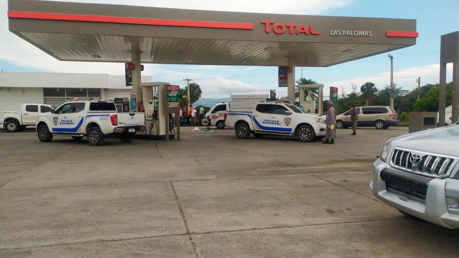 Investigan homicidio de vigilante en estación de combustible en Santiago