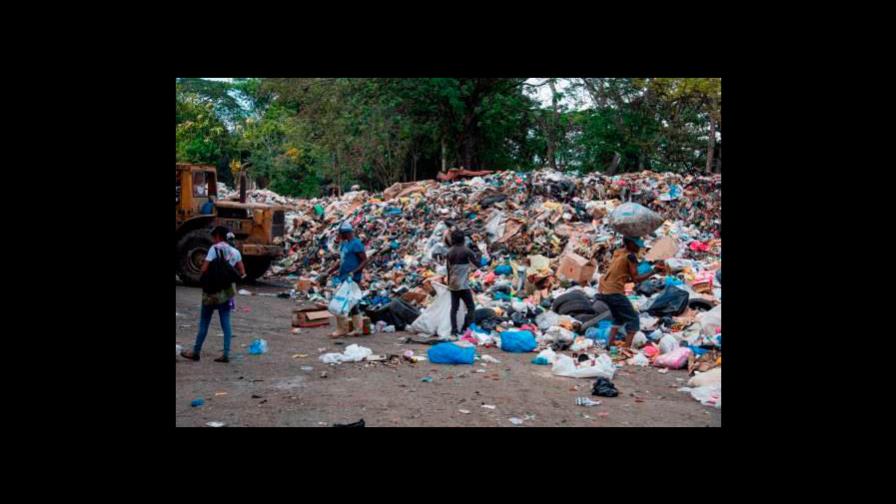 Regidores defienden relleno sanitario Santo Domingo Este