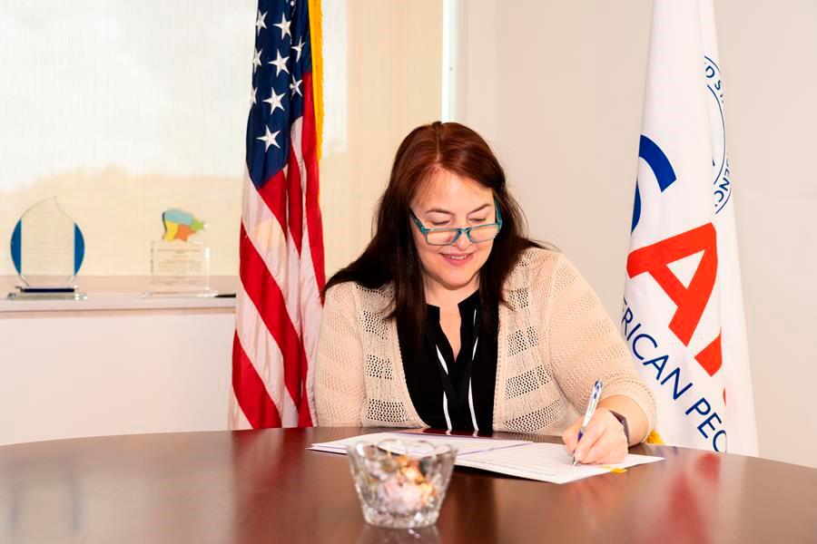 Rebecca Latorraca, directora de la Usaid en Santo Domingo.