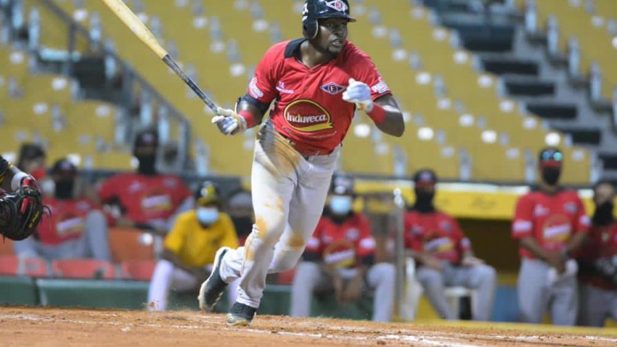 Estevan Florial debuta con sencillo en la pelota invernal dominicana