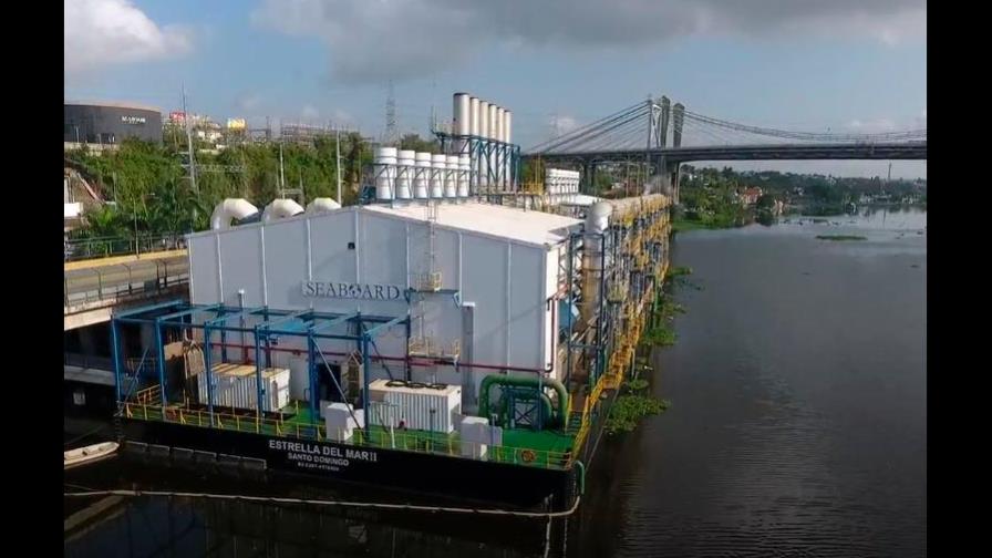 Academia de Ciencias cree “extenso” plazo de dos años para retiro de barcazas del río Ozama 