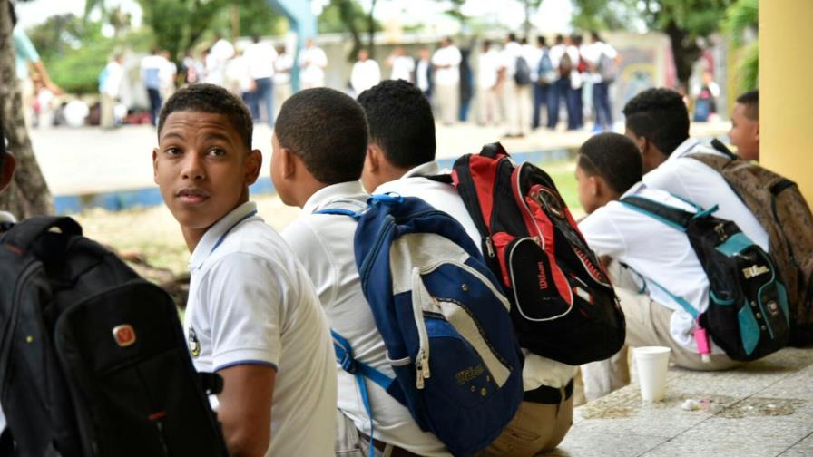 Diputados aprueban en dos lecturas consecutivas gratuidad de reinscripción en colegios privados Diputados aprueban en dos lecturas consecutivas gratuidad de reinscripción en colegios privados