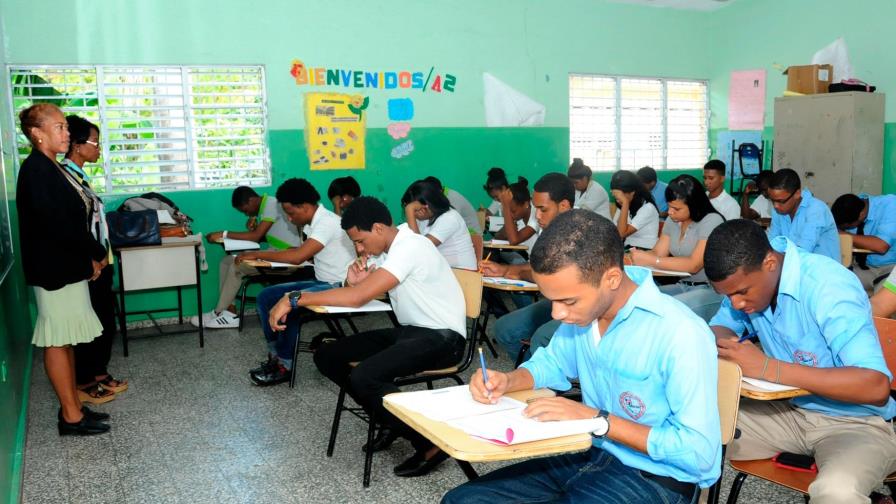 Disponen de 723 becas para bachilleres que deseen estudiar licenciaturas en áreas de educación Disponen de 723 becas para bachilleres que deseen estudiar licenciaturas en áreas de educación