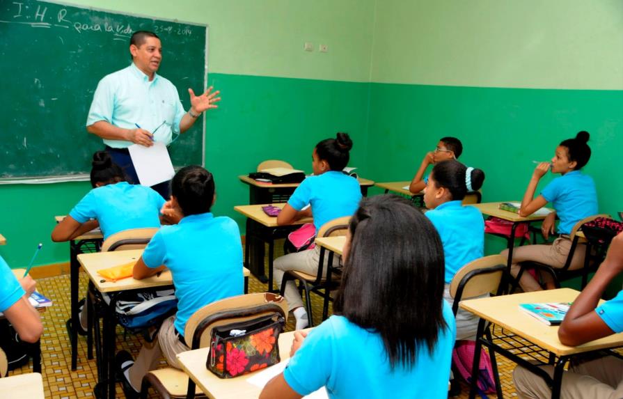 Inicia Educación anuncia becas para profesionales en Estados Unidos y América Latina