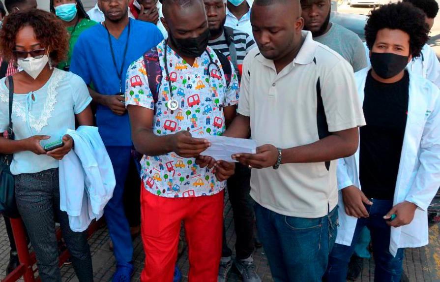 RD reconsiderará programa visas estudiantes haitianos