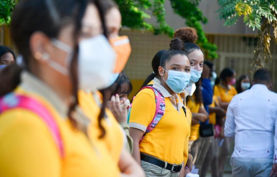 Ministro de Salud Pública dice que las escuelas son lugares seguros en la pandemia 