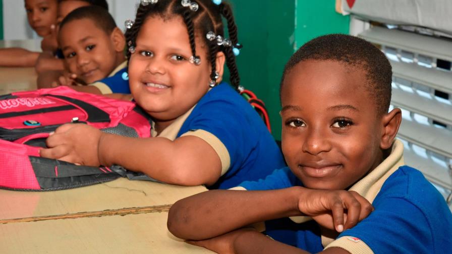 Ministro de Educación recuerda a la comunidad que las clases se reinician el 7 de enero