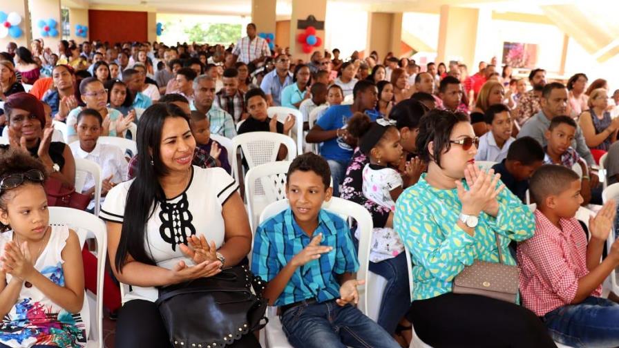 Academia Deportiva Delio Peña premia estudiantes destacados