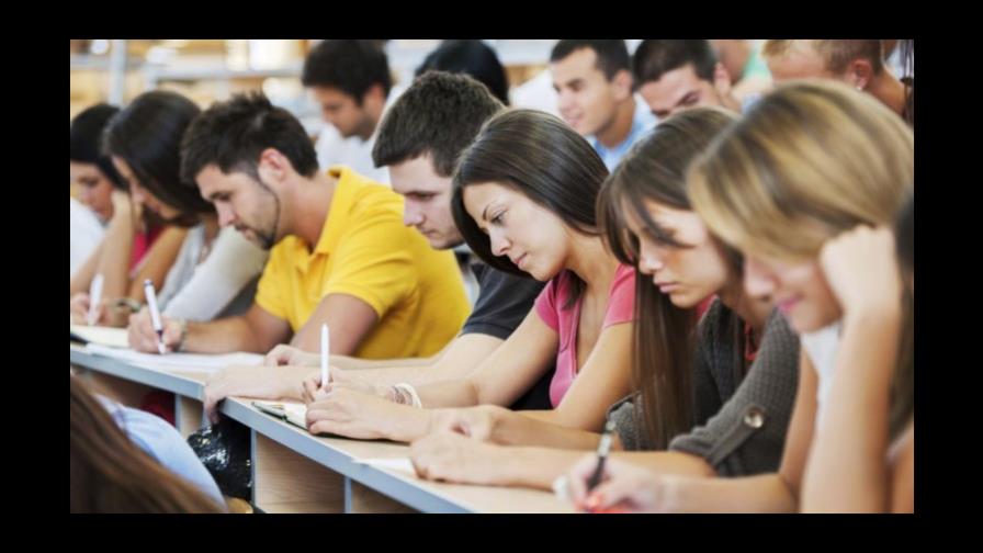 Los hispanos son los segundos en deserción escolar de la secundaria en EEUU