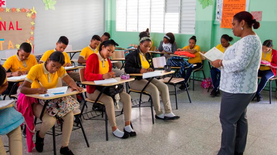 Detalles que contempla el retorno a clases semipresenciales