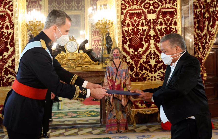 Embajador Juan Bolívar Díaz presenta cartas credenciales ante el rey de España