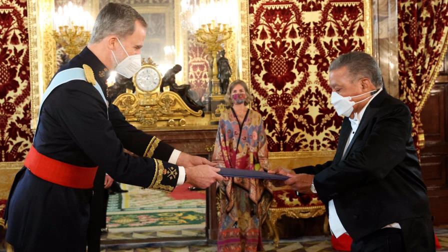 Embajador Juan Bolívar Díaz presenta cartas credenciales ante el rey de España