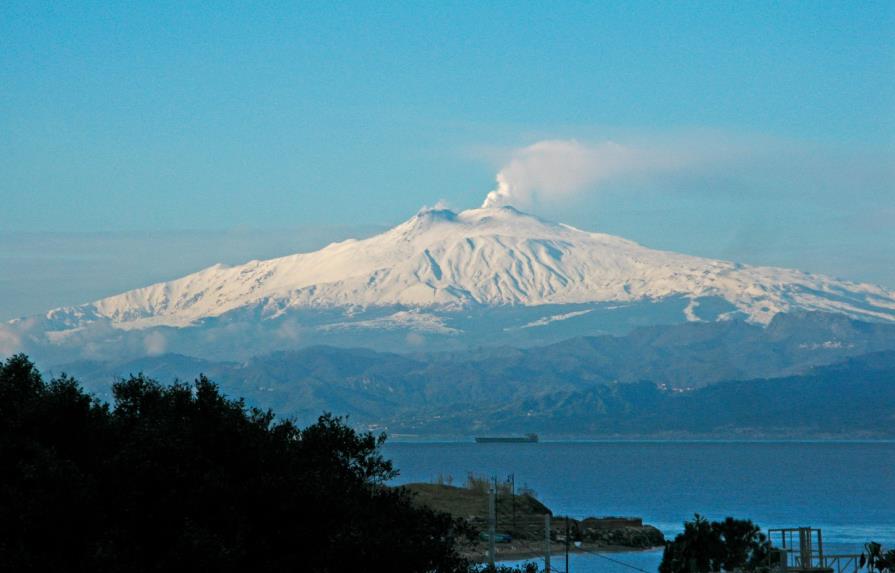 El Etna alcanza una nueva altura “récord” tras sus últimas erupciones