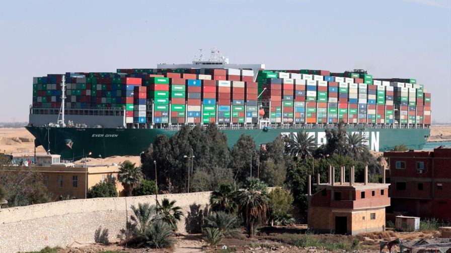 Egipto reclama US$900 millones de indemnización por bloqueo de canal de Suez