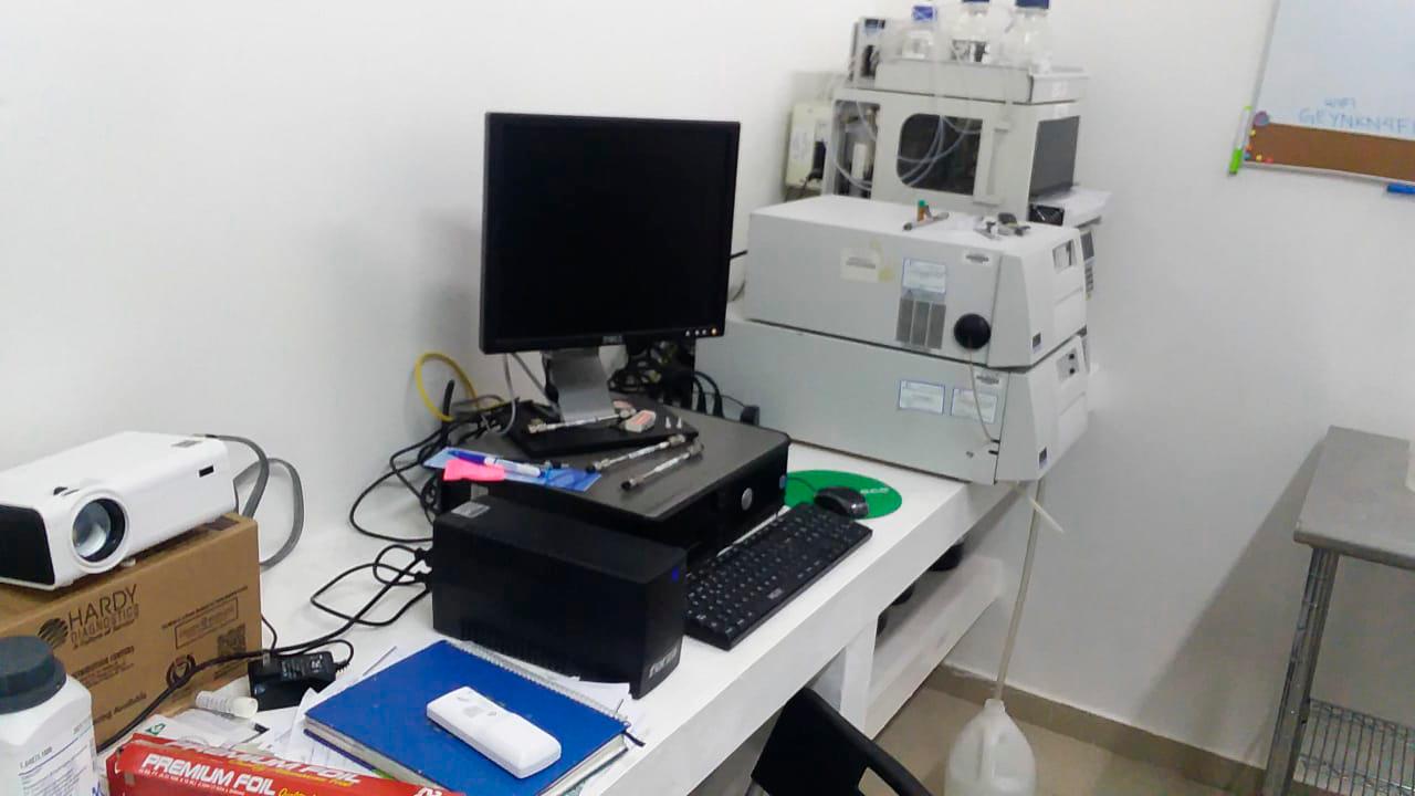 Las maquinarias incautadas a los extranjeros que serán sometidos por falsificación de medicamentos.