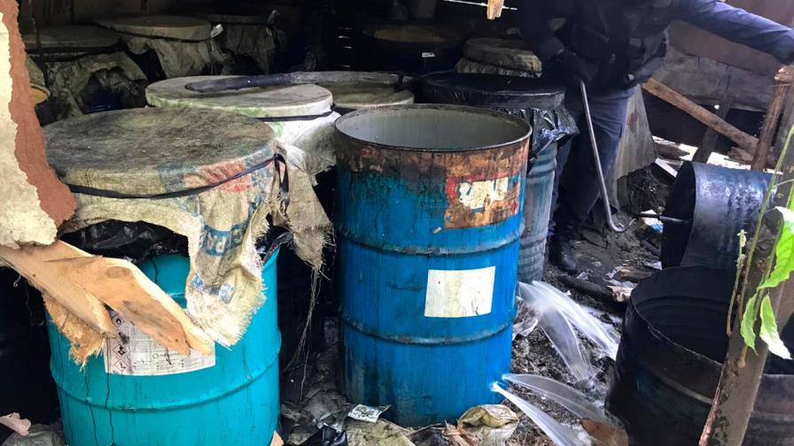 Desmantelan fábrica de bebidas alcohólicas ilegales en Navarrete