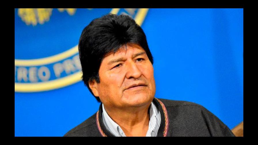 Desde Argentina, Morales critica en redes sociales a Áñez