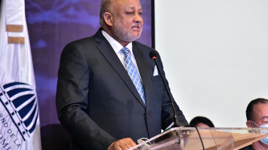 Fulcar afirma que a partir de este lunes se priorizará vacunación de profesores