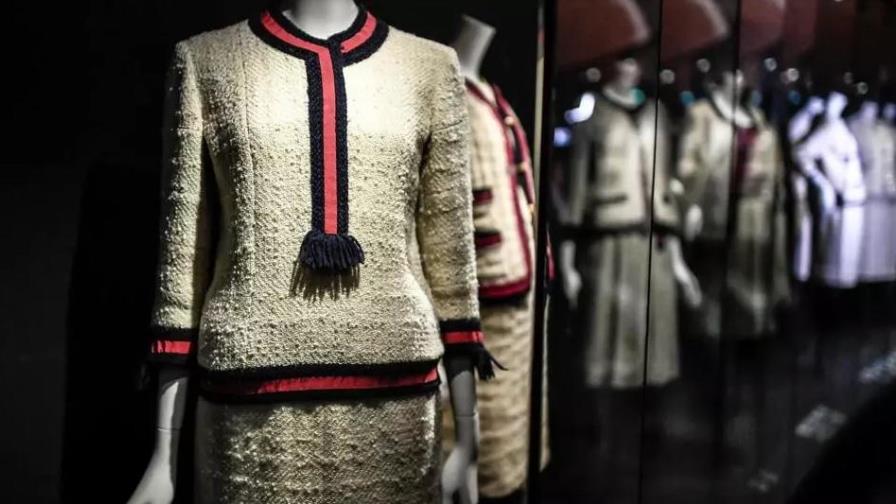 Las exposiciones de moda triunfan en Francia en plena pandemia