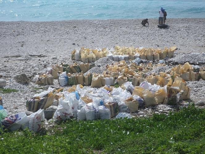 Continúa extracción de materiales de playas en Barahona 