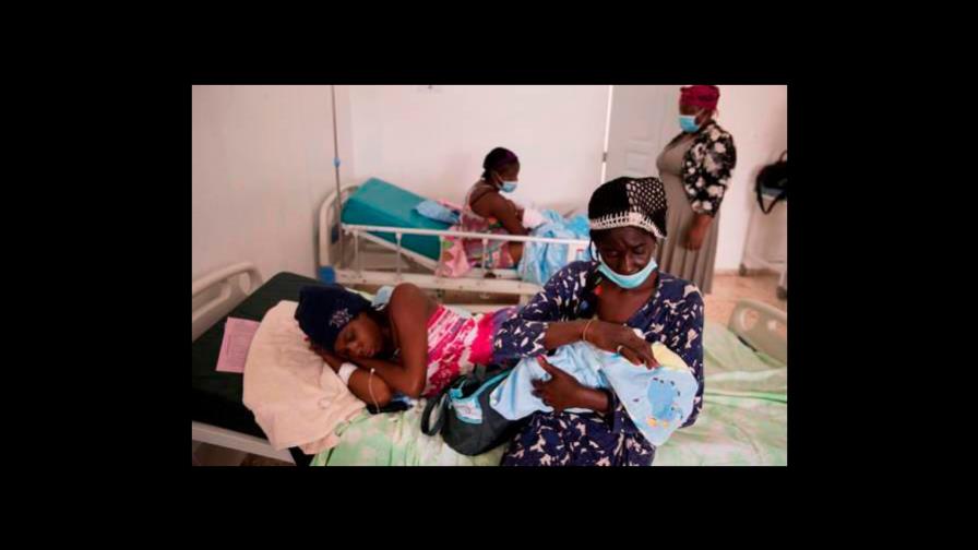 Sobrepoblación de parturientas haitianas en hospitales públicos desplaza a las dominicanas a las clínicas privadas