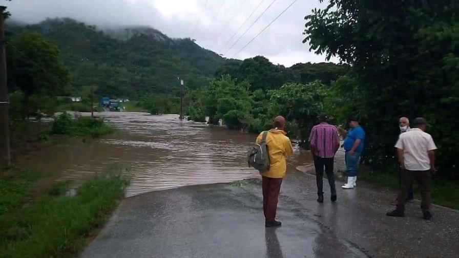 Lluvias y un tornado ocasionan inundaciones y daños en el centro de Cuba Lluvias y un tornado ocasionan inundaciones y daños en el centro de Cuba