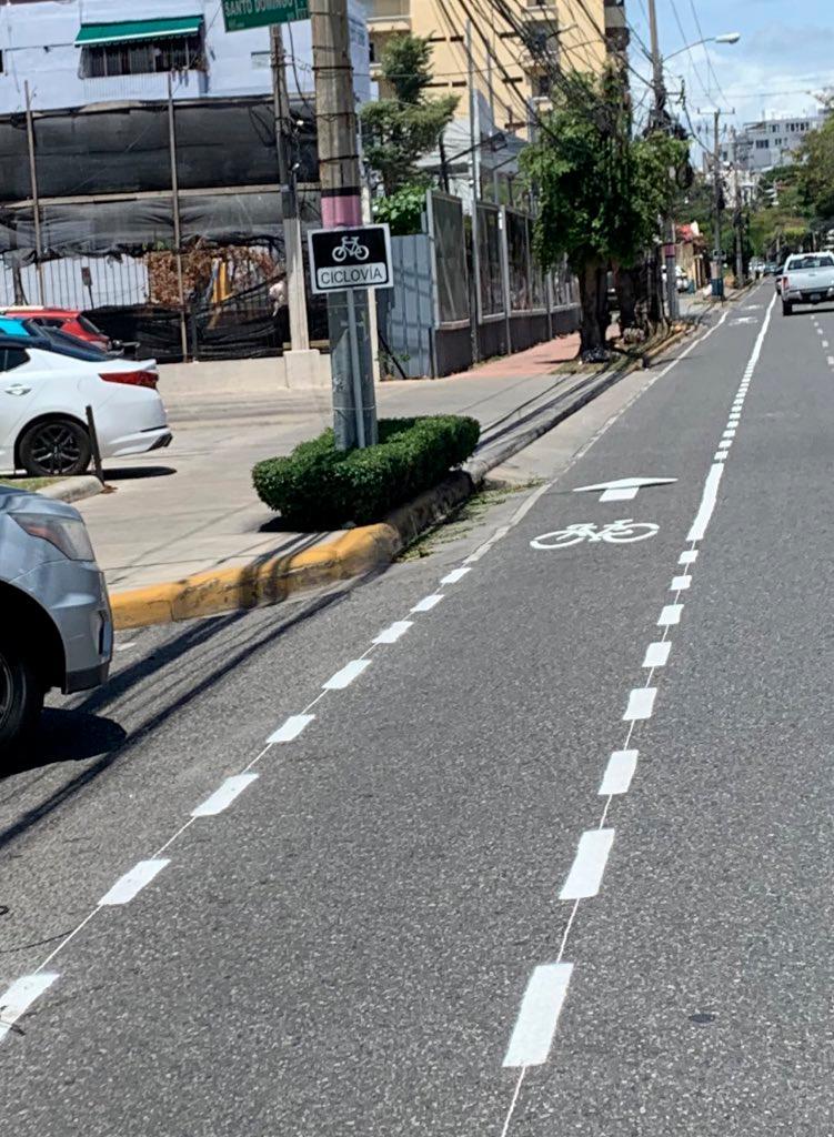 ¿A qué se debe la colocación de ciclovía en el carril izquierdo de la avenida Bolívar?