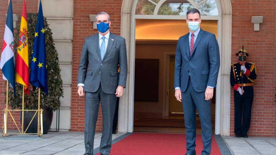 Luis Abinader trata con el presidente de España temas de la pandemia y la cooperación bilateral Luis Abinader trata con el presidente de España temas de la pandemia y la cooperación bilateral