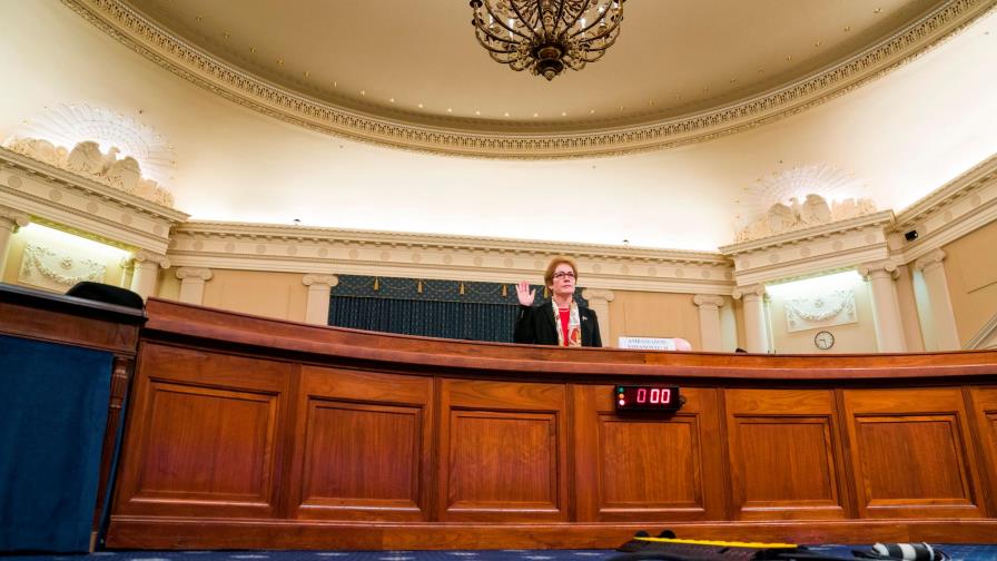 Trump intimida a exembajadora en Ucrania en pleno testimonio en Congreso Trump intimida a exembajadora en Ucrania en pleno testimonio en Congreso