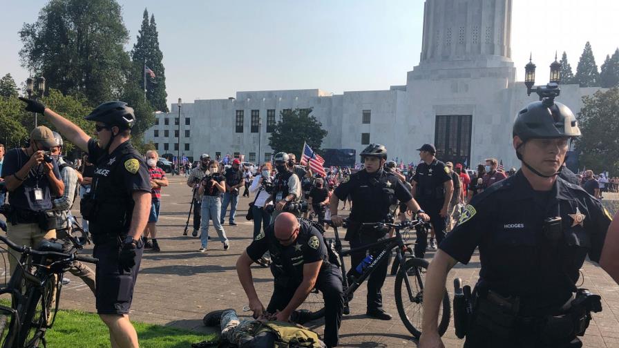 Manifestantes por Trump se concentran en capital de Oregon