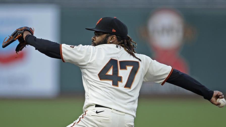 Gigantes vencen a Dodgers en 11mo gracias a jonrón de Solano