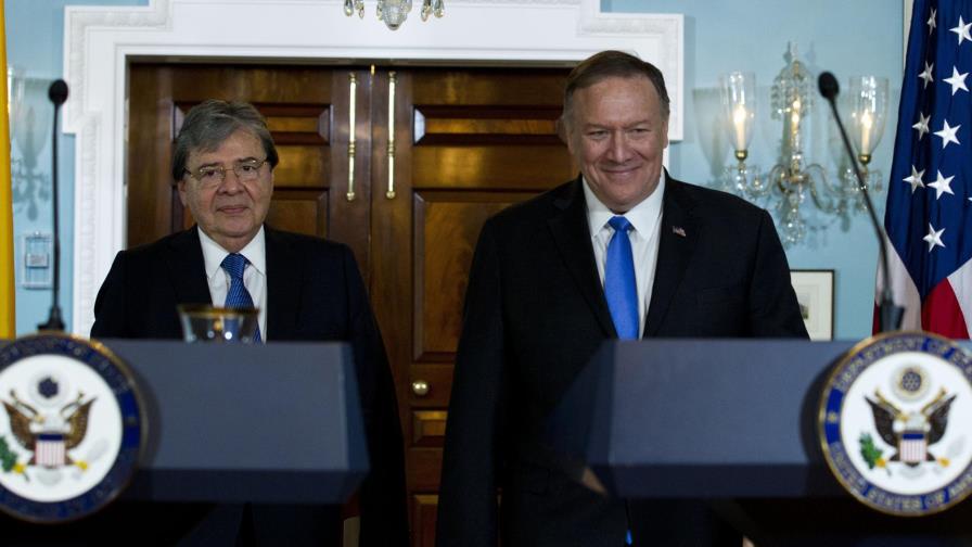 EEUU y Colombia hablan de erradicación de cultivos de coca